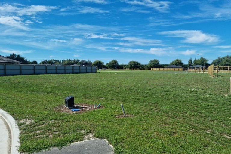 Photo of property in 3 Cherry Tree Place, Massey, Auckland, 0614