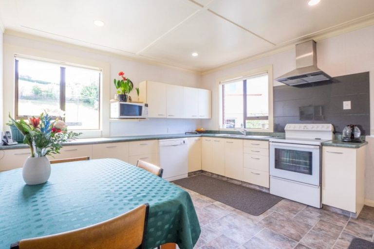 Photo of property in 325 Main South Road, Green Island, Dunedin, 9018