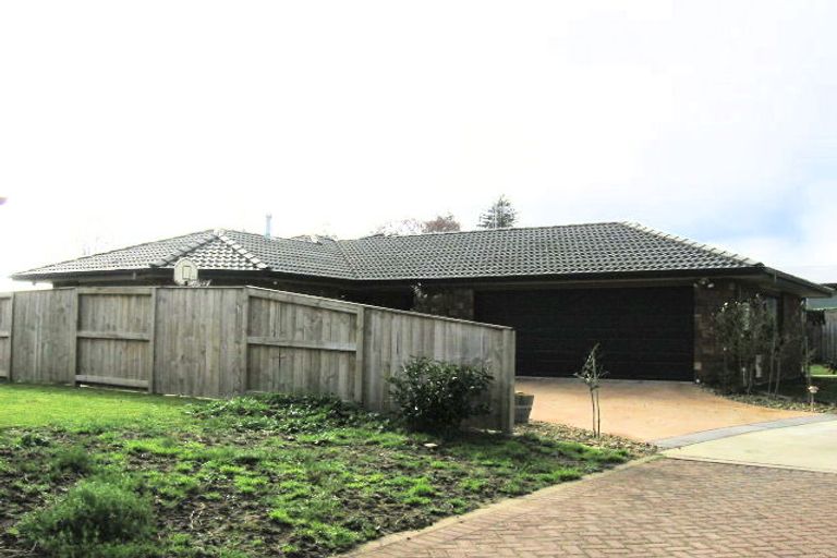 Photo of property in 16 Maccallum Court, Rototuna, Hamilton, 3210