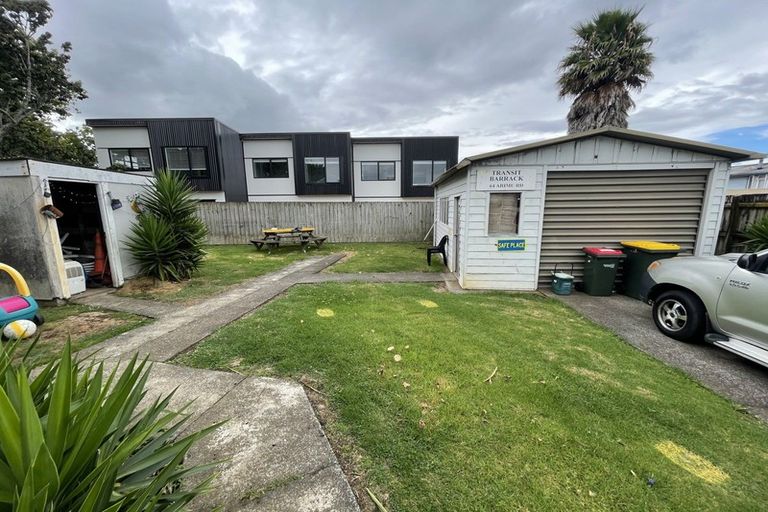 Photo of property in 64 Arimu Road, Papakura, 2110