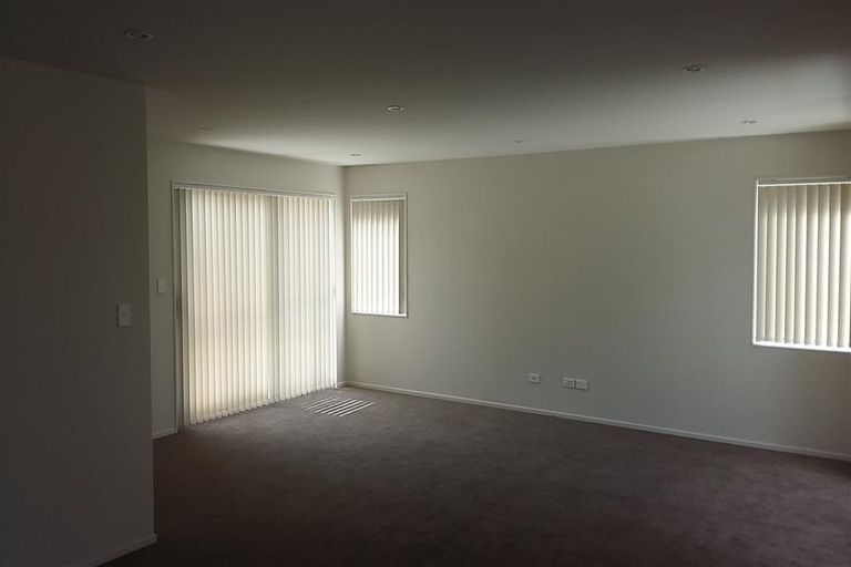 Photo of property in 6 Pipipi Crescent, Takanini, 2112