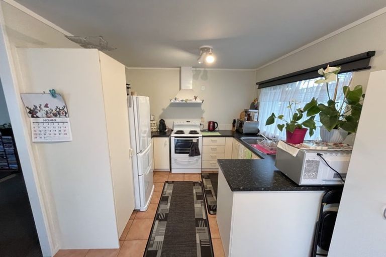 Photo of property in 1/12 Bernina Place, Weymouth, Auckland, 2103