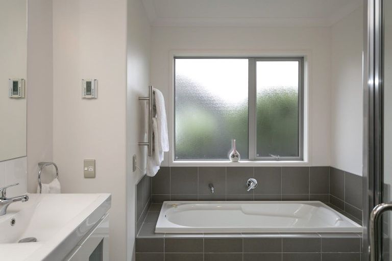 Photo of property in 120 Kenrigg Road, Kinloch, Taupo, 3377