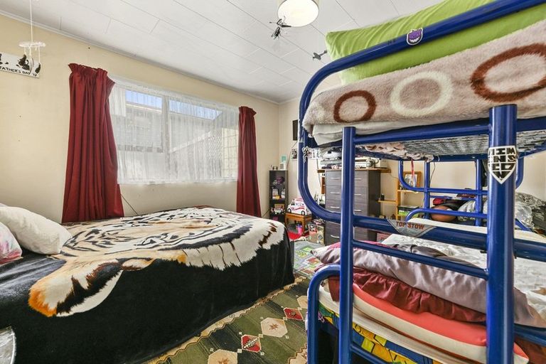 Photo of property in 1/29 Gemstone Drive, Birchville, Upper Hutt, 5018