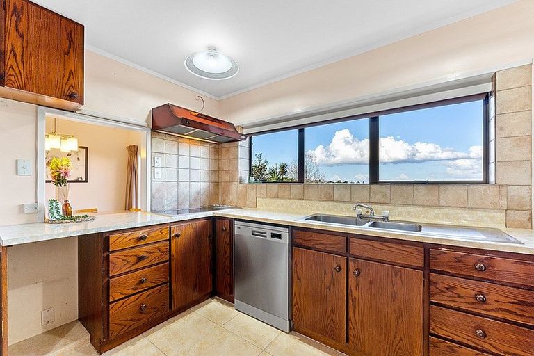 Photo of property in 38 Balmain Road, Chatswood, Auckland, 0626