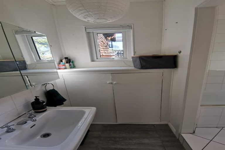 Photo of property in 6 Barton Terrace, Thorndon, Wellington, 6011