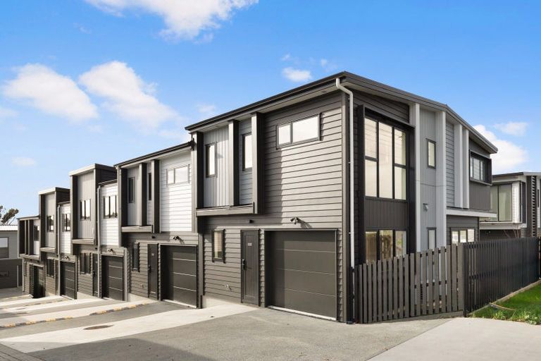 Photo of property in 4/147c Carlisle Road, Northcross, Auckland, 0632