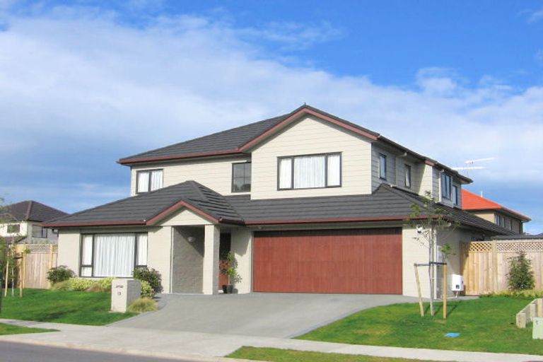 Photo of property in 13 Dunoon Close, Flat Bush, Auckland, 2016