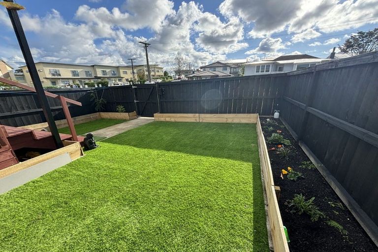 Photo of property in 2/30 Union Street, Papakura, 2110