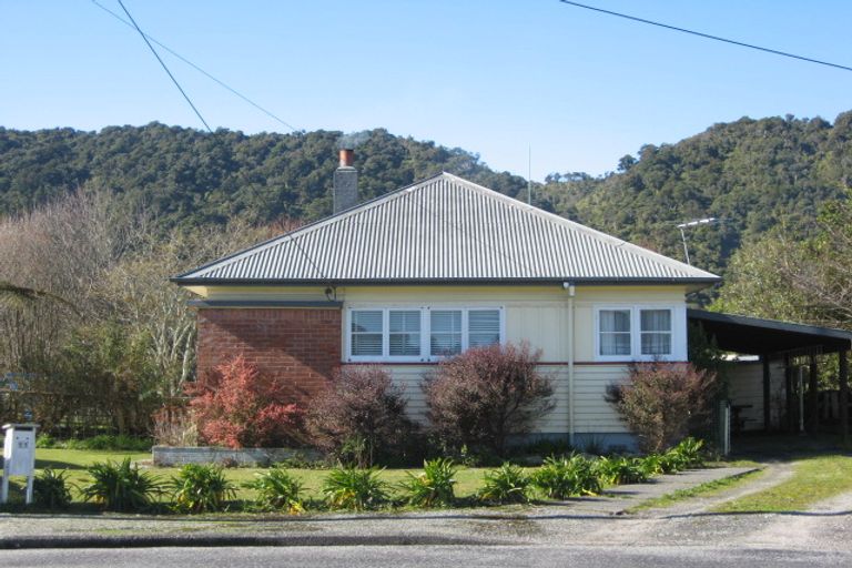 Photo of property in 11 Kerr Avenue, Cobden, Greymouth, 7802