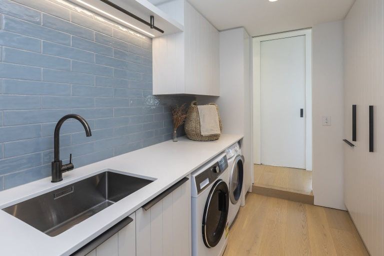 Photo of property in 8a Beachville Road, Redcliffs, Christchurch, 8081