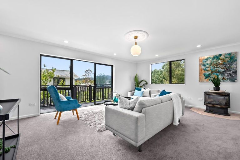 Photo of property in 54 Norana Road, Timberlea, Upper Hutt, 5018