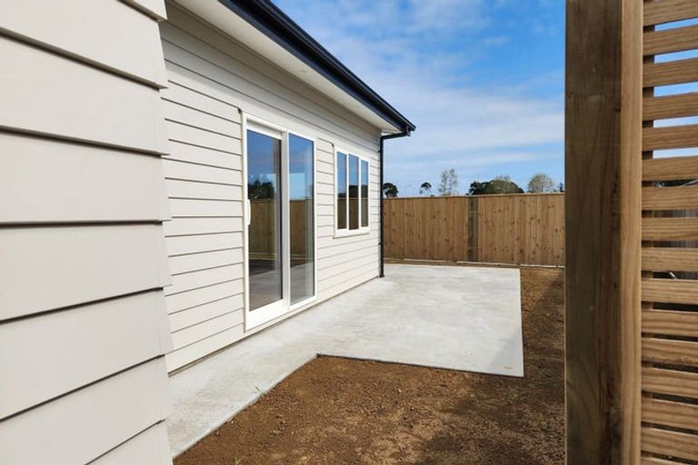 Photo of property in 3 Pahiki Crescent, Levin, 5510