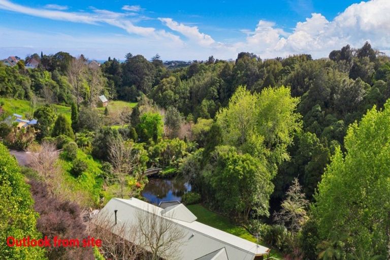 Photo of property in 132 Heta Road, Highlands Park, New Plymouth, 4312