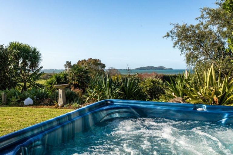 Photo of property in 910 State Highway 2, Tanners Point, Katikati, 3177