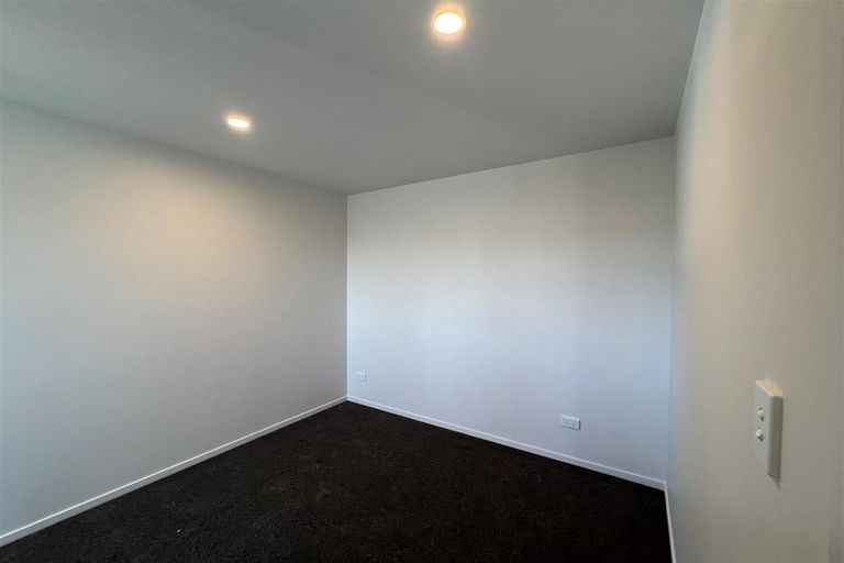 Photo of property in 1 Aramata Road, Papakura, 2110