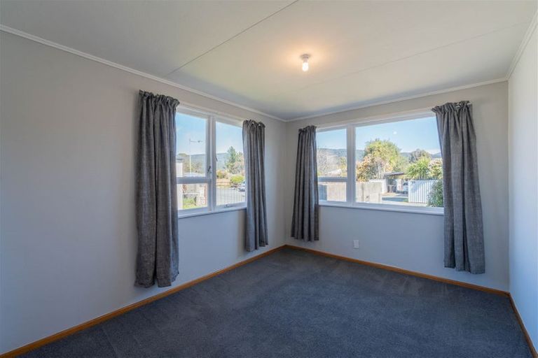Photo of property in 26 Mararoa Drive, Manapouri, 9679