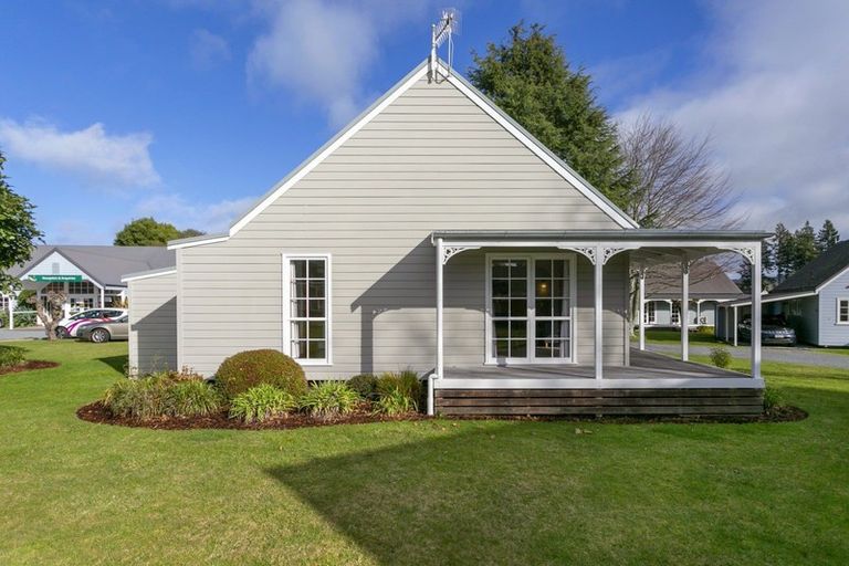Photo of property in 9/30 Sorrento Drive, Rangatira Park, Taupo, 3330
