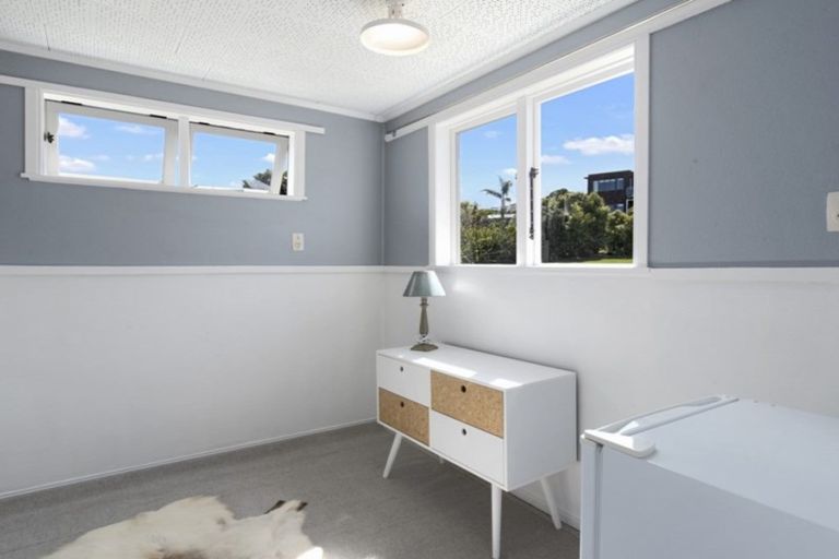 Photo of property in 4 Penguin Street, Leigh, 0985