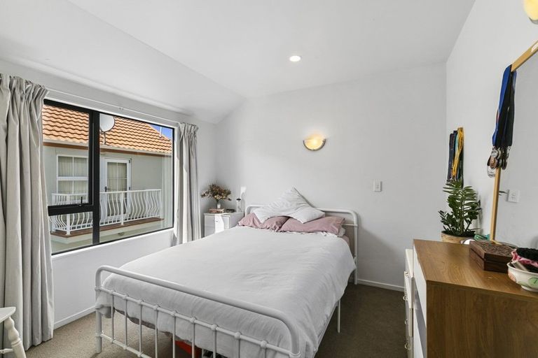 Photo of property in 2/142 Ghuznee Street, Te Aro, Wellington, 6011