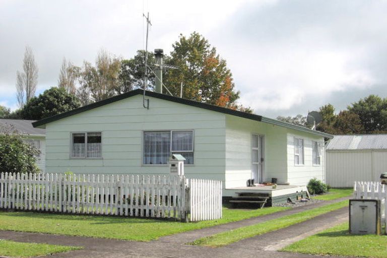 Photo of property in 14 Frances Street, Tirau, 3410