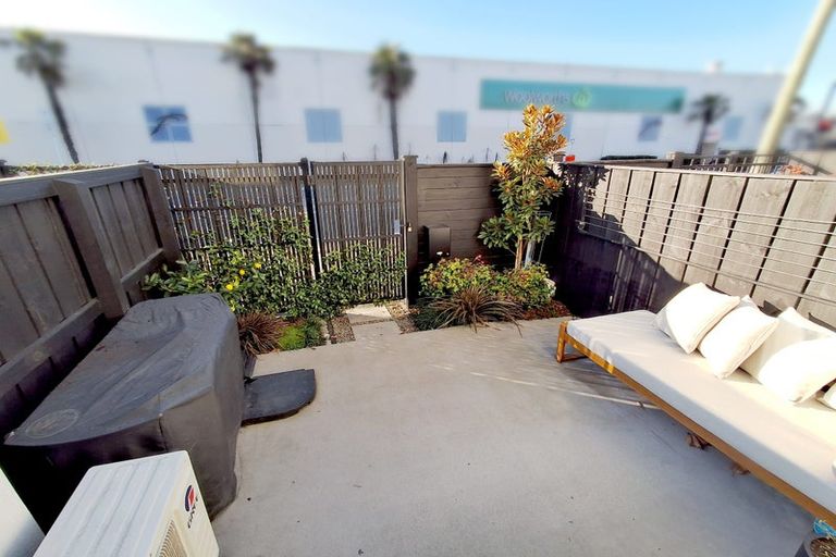 Photo of property in 2/8 New Brighton Road, Shirley, Christchurch, 8061