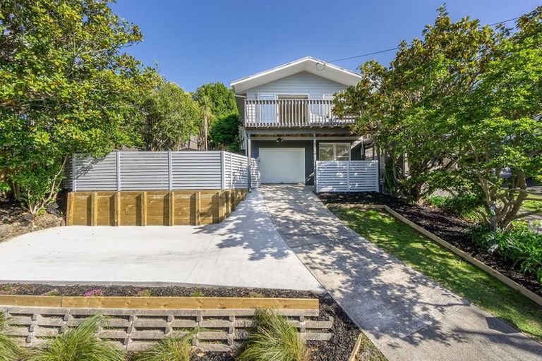Photo of property in 74 Saddleback Rise, Murrays Bay, Auckland, 0630