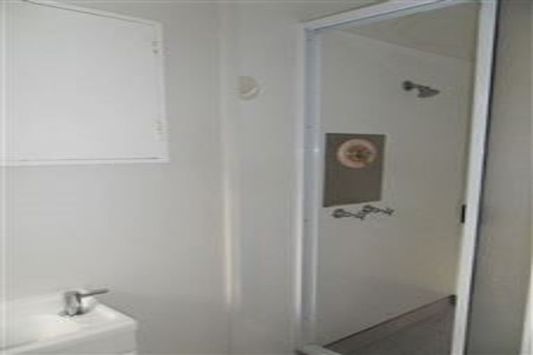 Photo of property in 16 Moana Road, Kelburn, Wellington, 6012