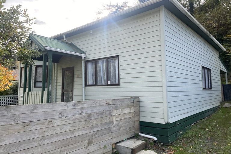 Photo of property in 101 Shakespeare Road, Bluff Hill, Napier, 4110