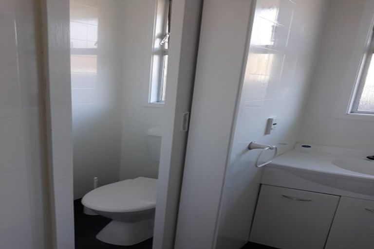 Photo of property in 203 Fitzherbert Avenue, West End, Palmerston North, 4410