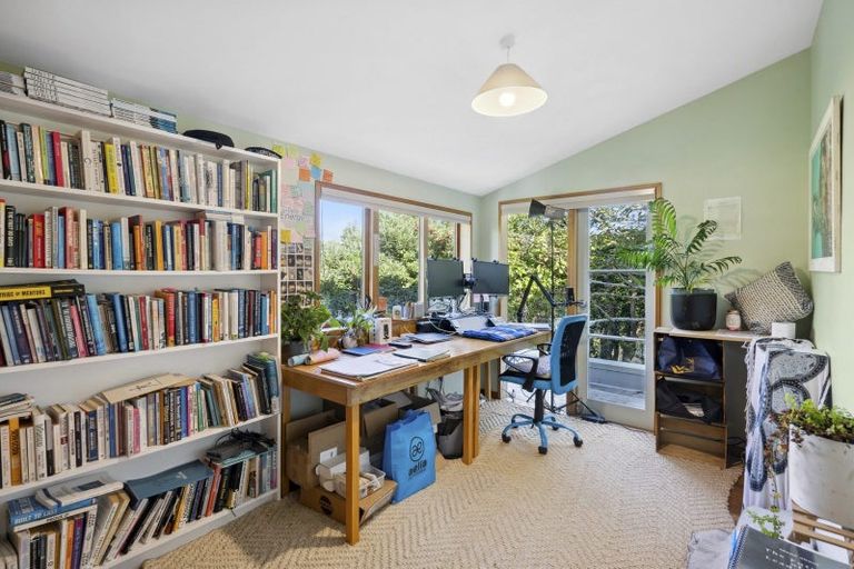 Photo of property in 29a Acheron Road, Paremata, Porirua, 5026