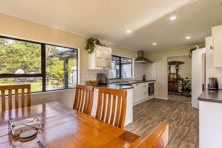 Photo of property in 323 Mazengarb Road, Paraparaumu, 5032