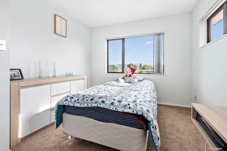 Photo of property in 93 Waitaki Street, Henderson, Auckland, 0612