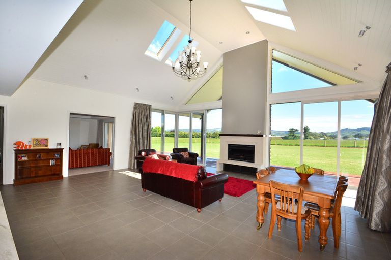 Photo of property in 100 Wingatui Road, Mosgiel, 9024