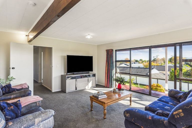 Photo of property in 77 Aorangi Road, Paraparaumu, 5032