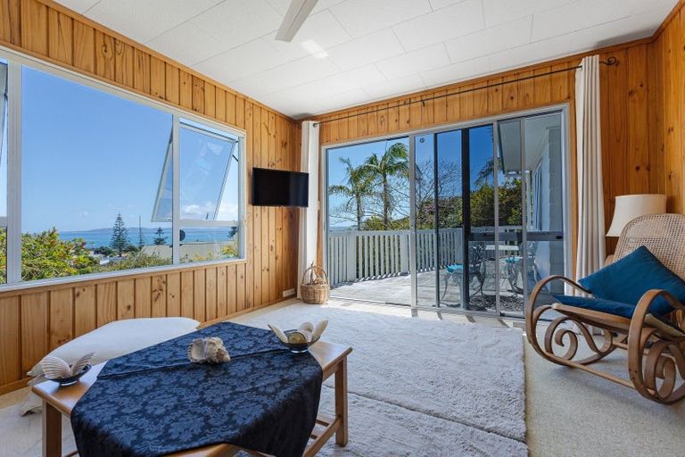 Photo of property in 42 Stratford Drive, Cable Bay, 0420