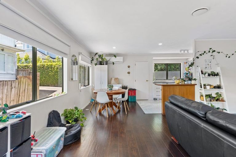 Photo of property in 2/4 Gibraltar Street, Howick, Auckland, 2014