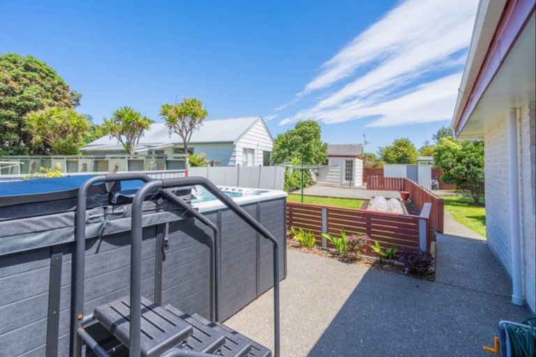 Photo of property in 95 Rimu Road, Raumati Beach, Paraparaumu, 5032