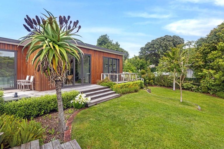 Photo of property in 14 Lysnar Street, Okitu, Gisborne, 4010