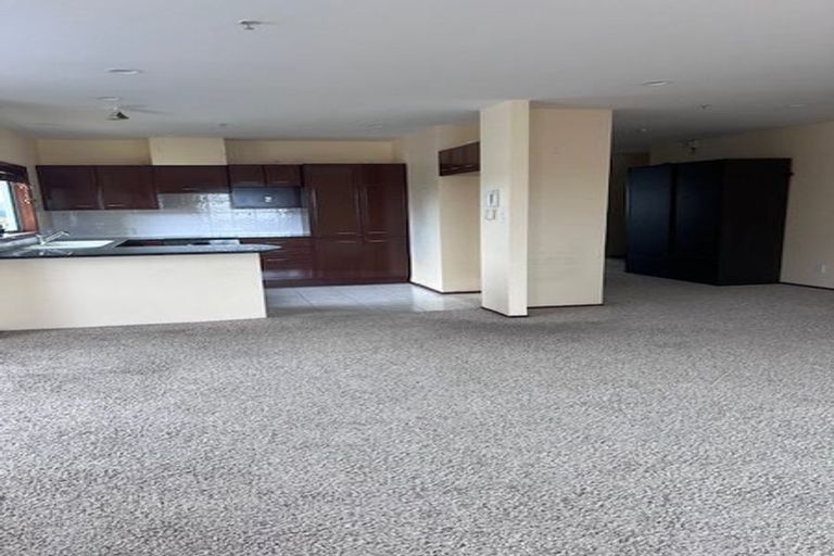 Photo of property in Ellerslie Court, 2/3c Harrison Road, Mount Wellington, Auckland, 1060