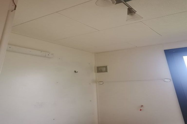 Photo of property in 1/15 Cyril Crescent, West Harbour, Auckland, 0618