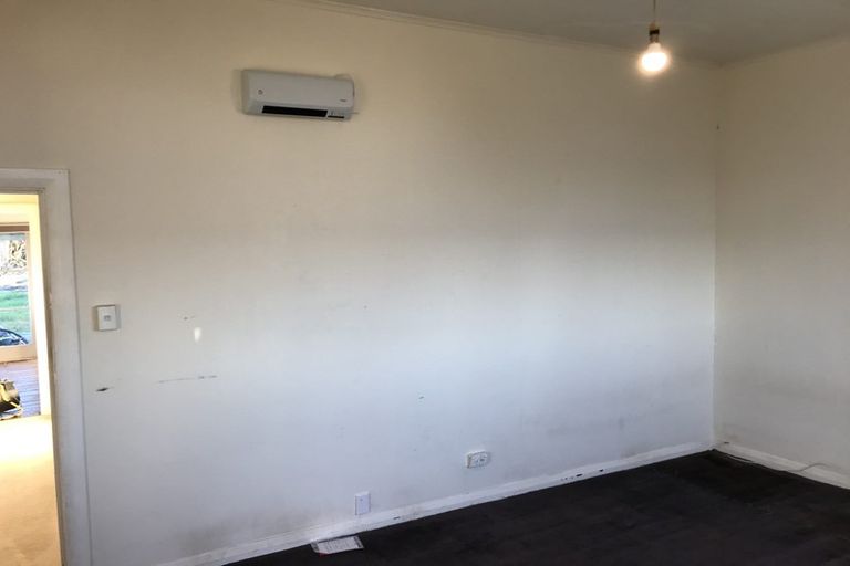 Photo of property in 16 Egmont Street, Castlecliff, Whanganui, 4501