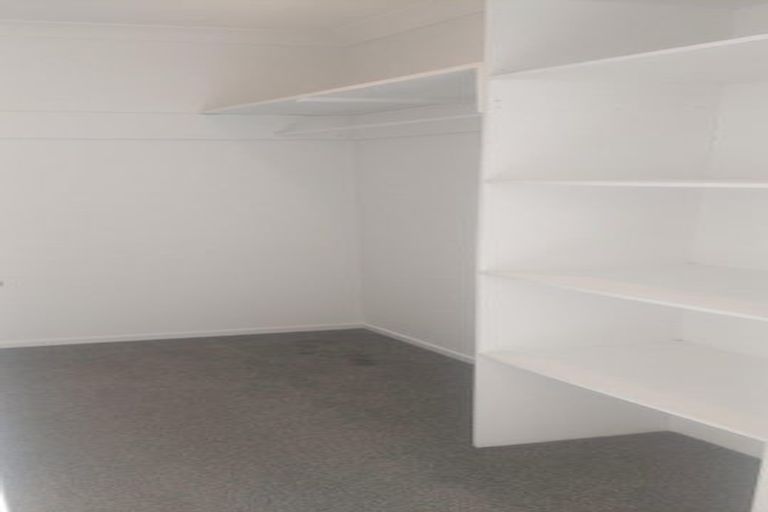 Photo of property in 9 Maybelle Place, Kelston, Auckland, 0602