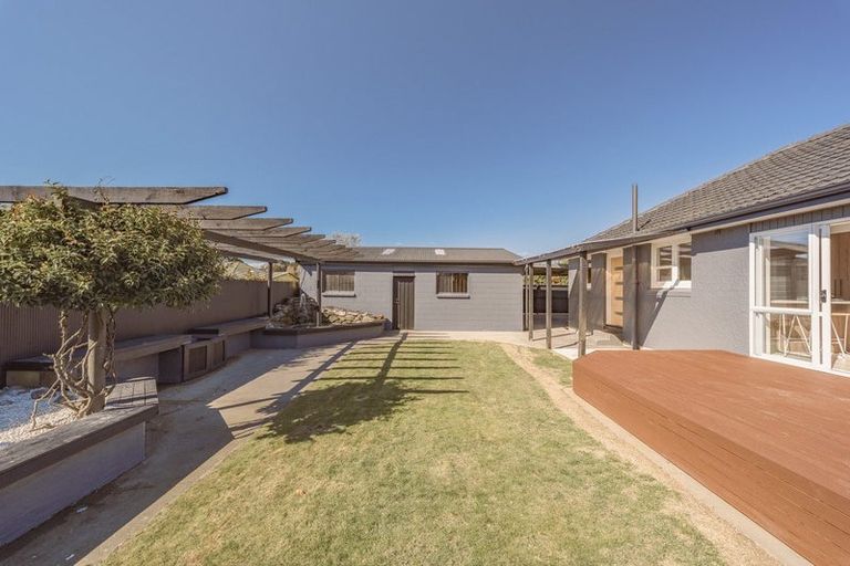 Photo of property in 15 Quebec Place, Wainoni, Christchurch, 8061