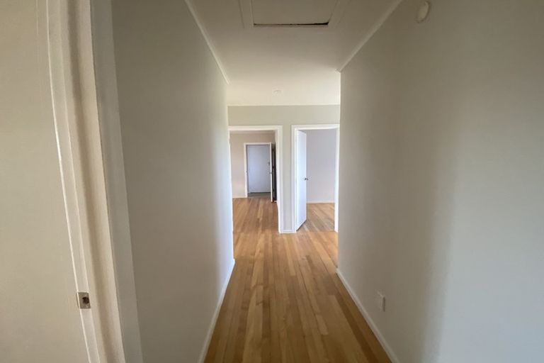 Photo of property in 24 Waipani Road, Te Atatu Peninsula, Auckland, 0610