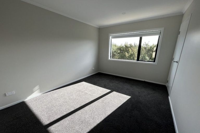 Photo of property in 2/125b Metcalfe Road, Ranui, Auckland, 0612