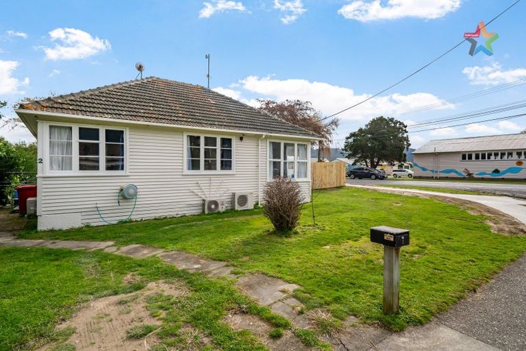 Photo of property in 2 Strand Crescent, Naenae, Lower Hutt, 5011