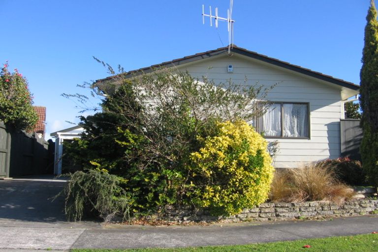Photo of property in 3 Pluto Place, Milson, Palmerston North, 4414