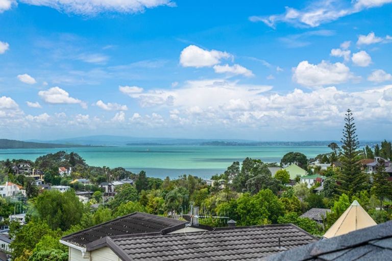 Photo of property in 7b Peter Terrace, Castor Bay, Auckland, 0620