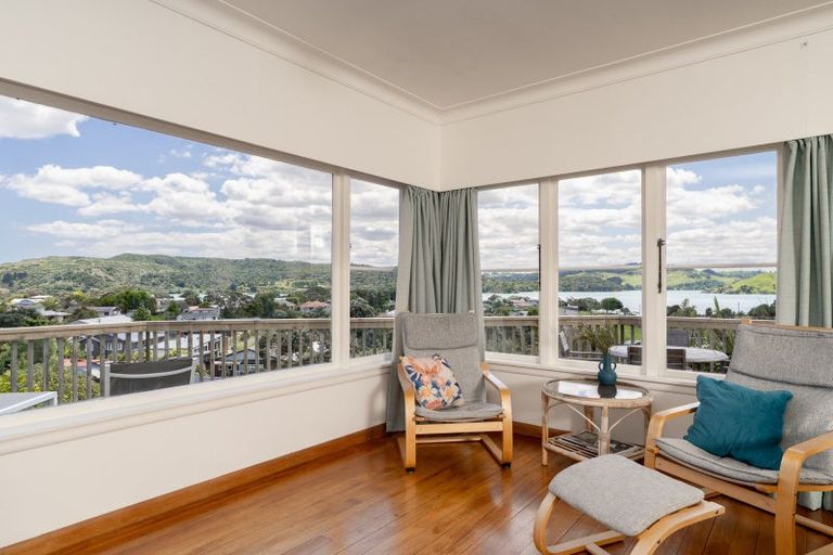 Photo of property in 37 Long Street, Raglan, 3225